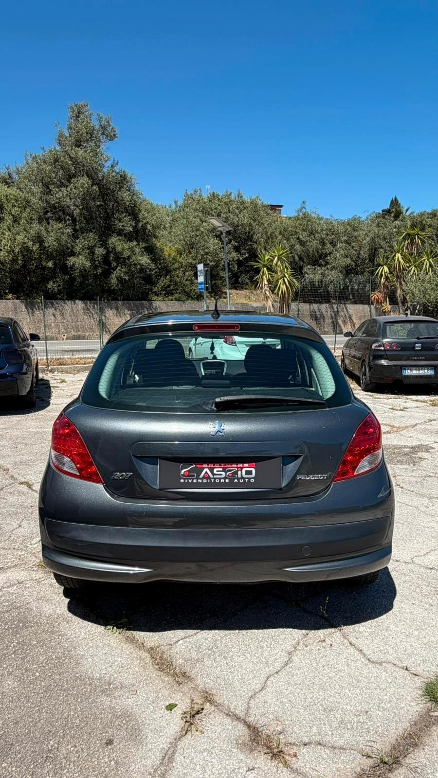 Peugeot 207 1.4 HDi 70CV 5p. X Line Mix