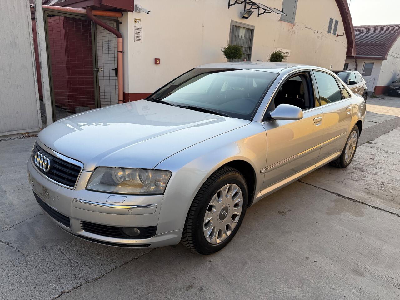 Audi A8 3.0 V6 TDI quattro tiptronic