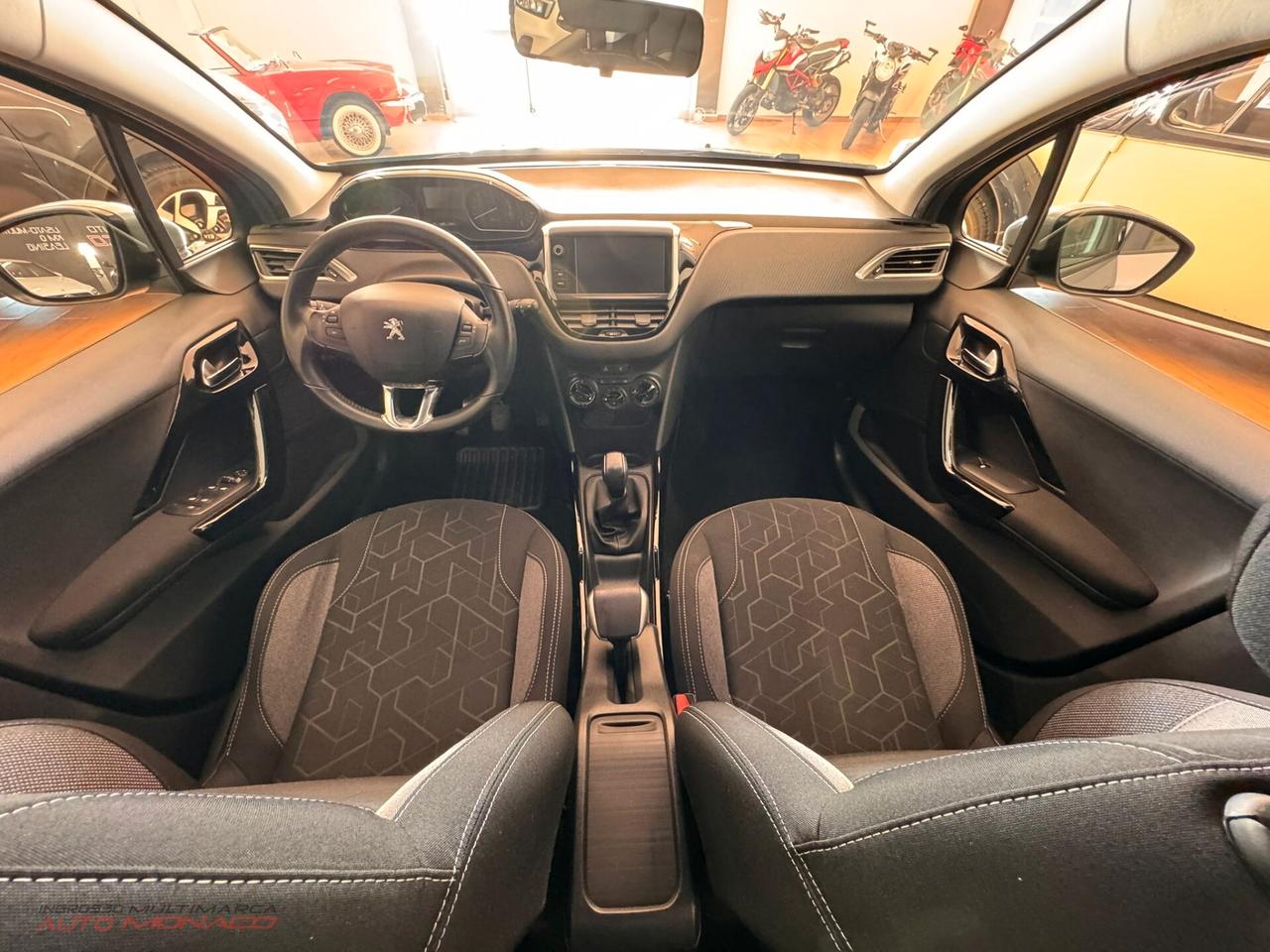 Peugeot 2008 BlueHDi 100cv Business 2019