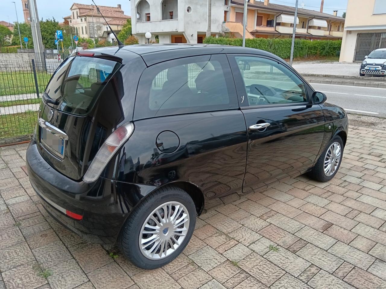 Lancia Ypsilon 1.2 Oro