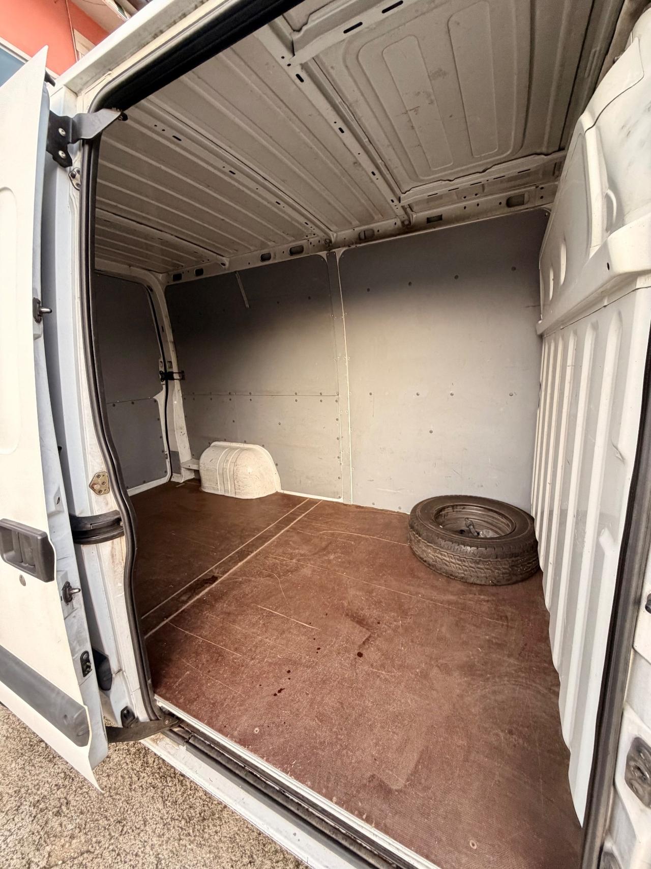 Renault Master 2.5dci 88kw TETTO ALTO PASSO CORTO