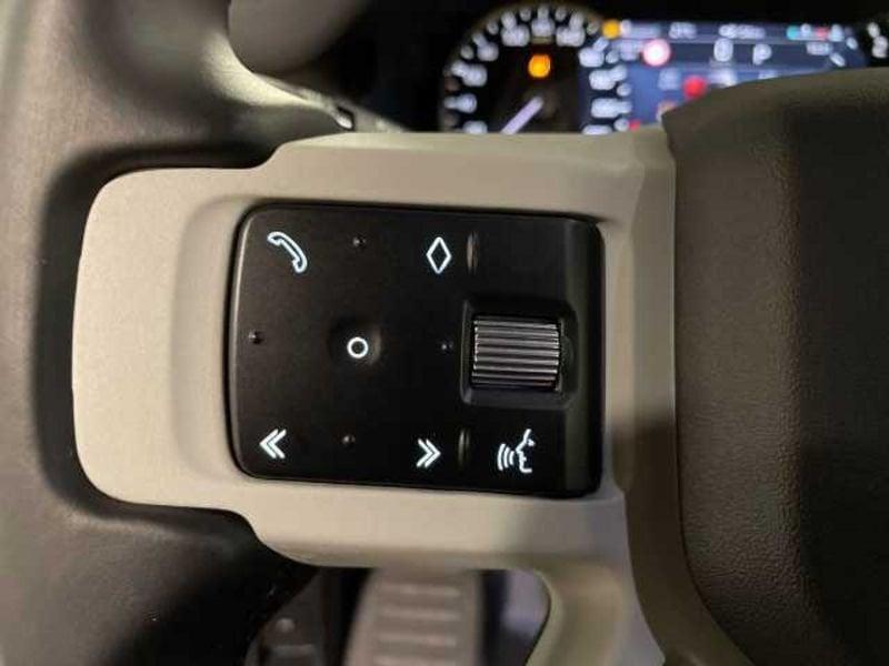 Land Rover Defender VII 90 3.0d i6 mhev SE awd 200cv auto