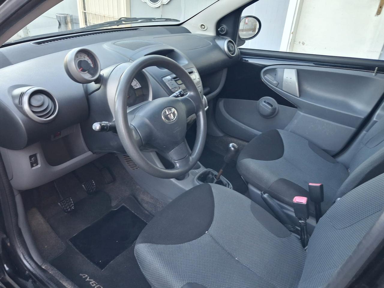 Toyota Aygo 1.0 12V VVT-i 5 porte Sol