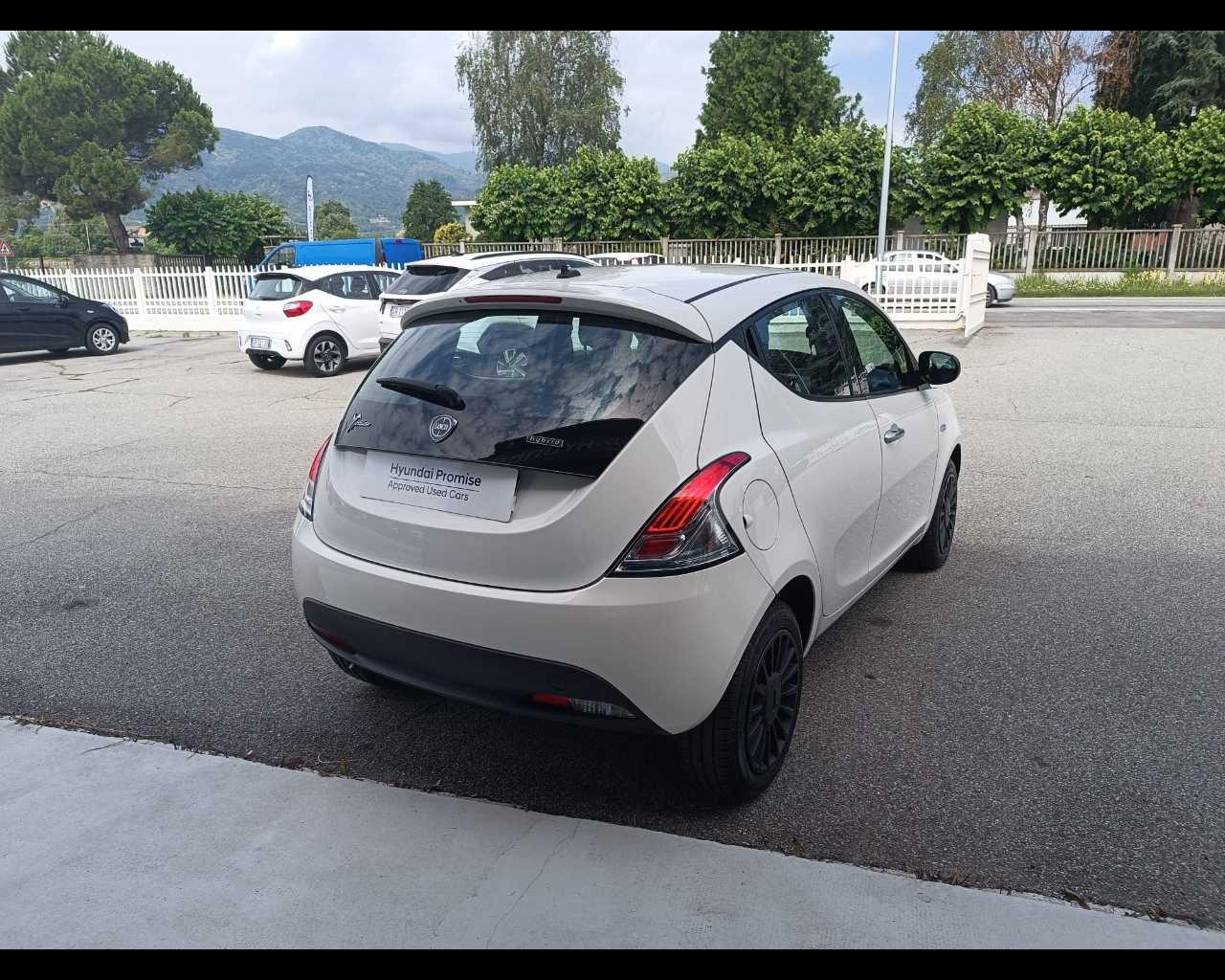 LANCIA Ypsilon III 2021 - Ypsilon 1.0 firefly hybrid Silver s&s 70cv