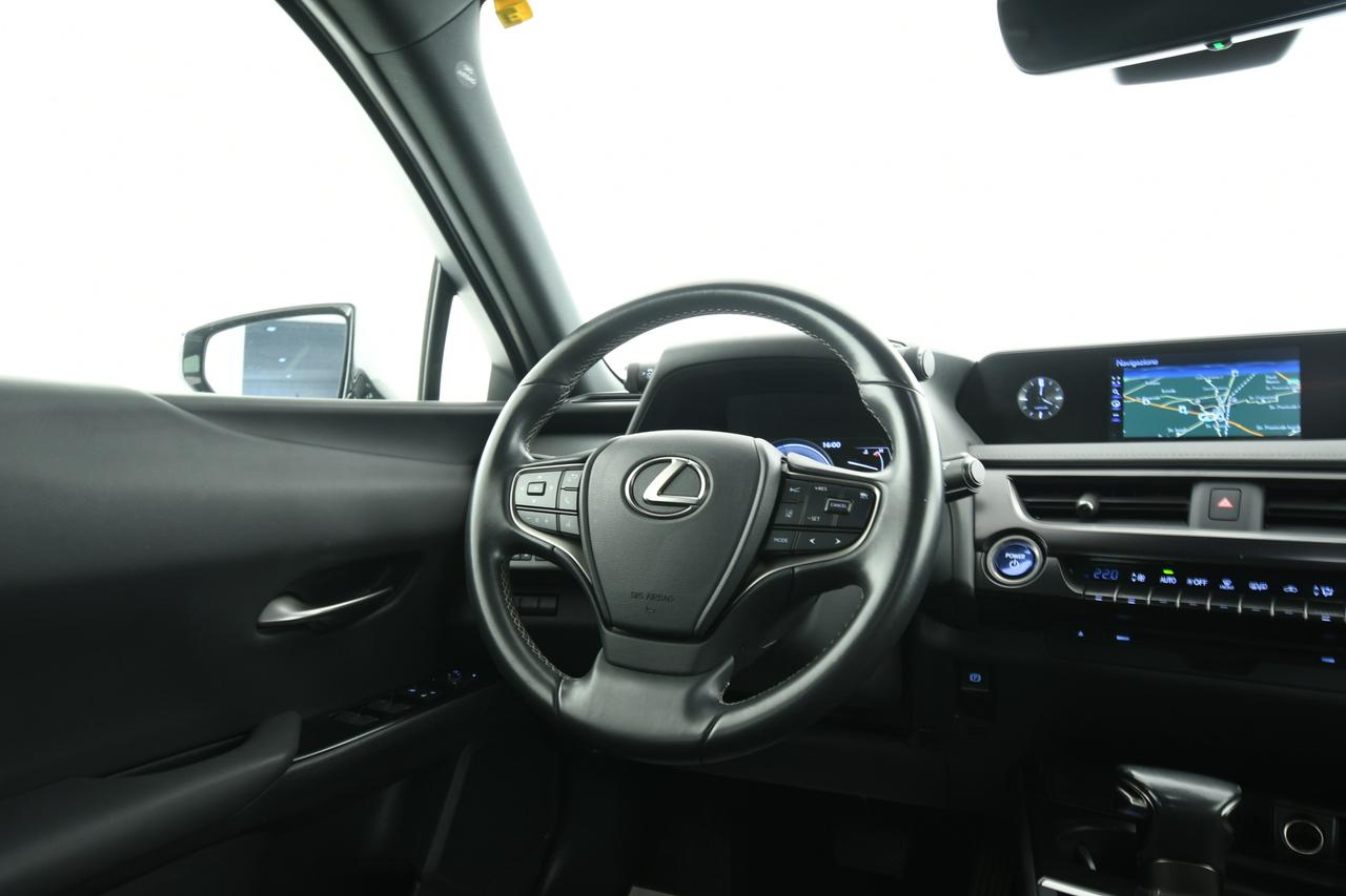 LEXUS UX 250h 2.0 F-Sport 2wd cvt CAMERA+ACC+C17"