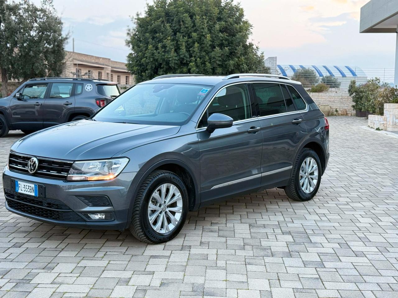 Volkswagen Tiguan 2.0 TDI SCR 4MOTION Business BlueMotion Technology
