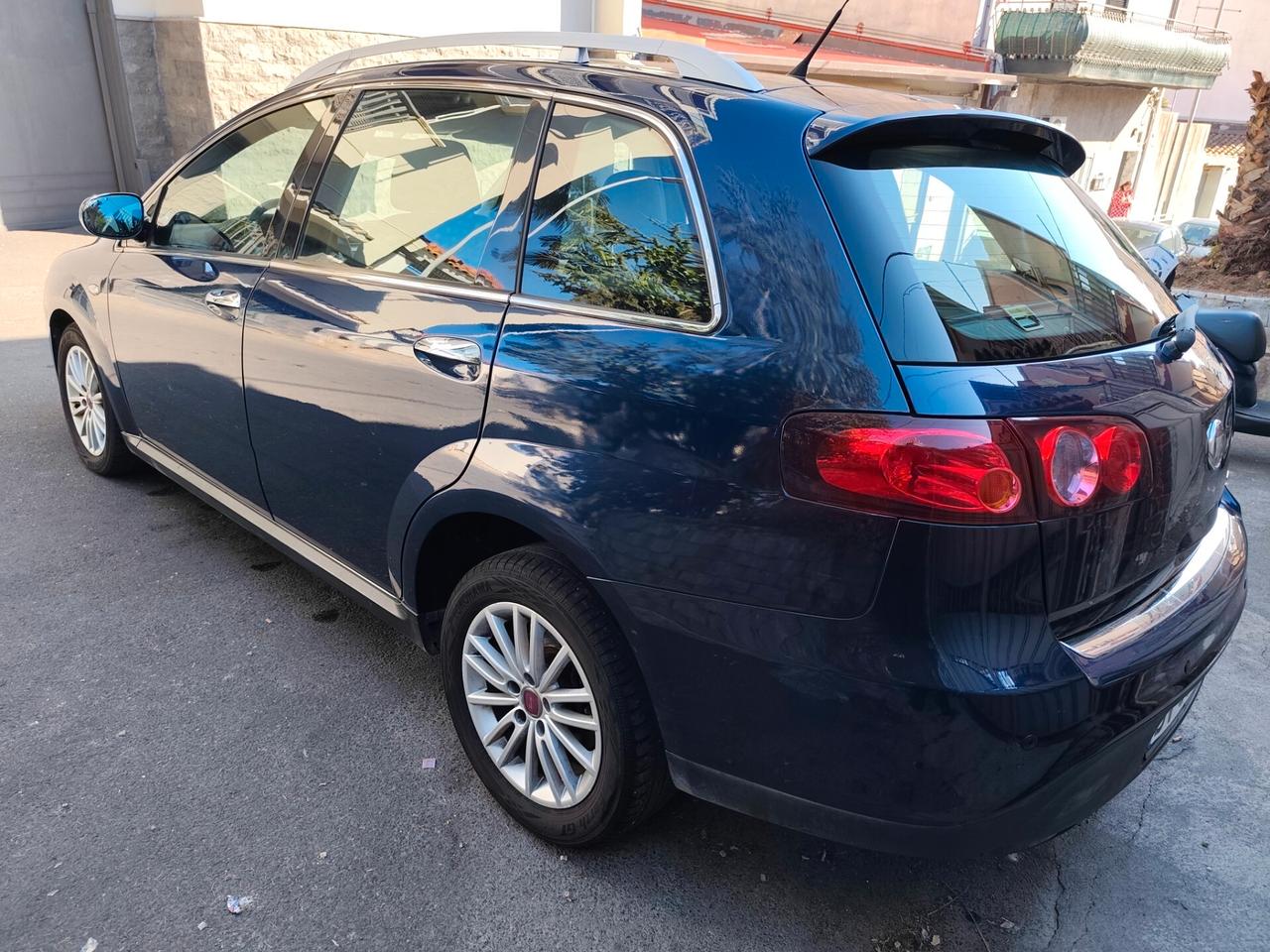 Fiat Croma 1.9 Multijet Emotion Leggi