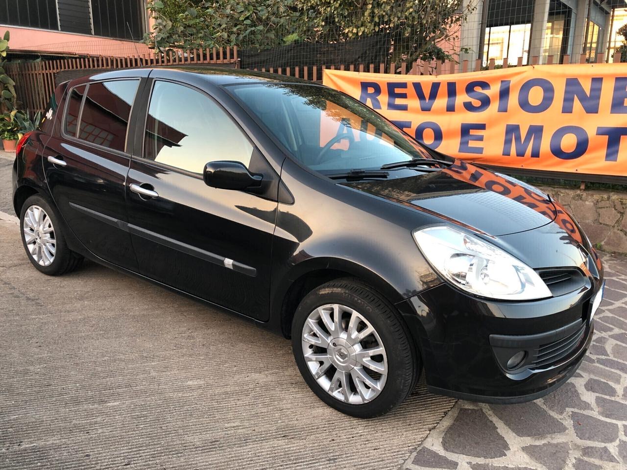 Renault Clio 1.2 16V 5 porte Le Iene