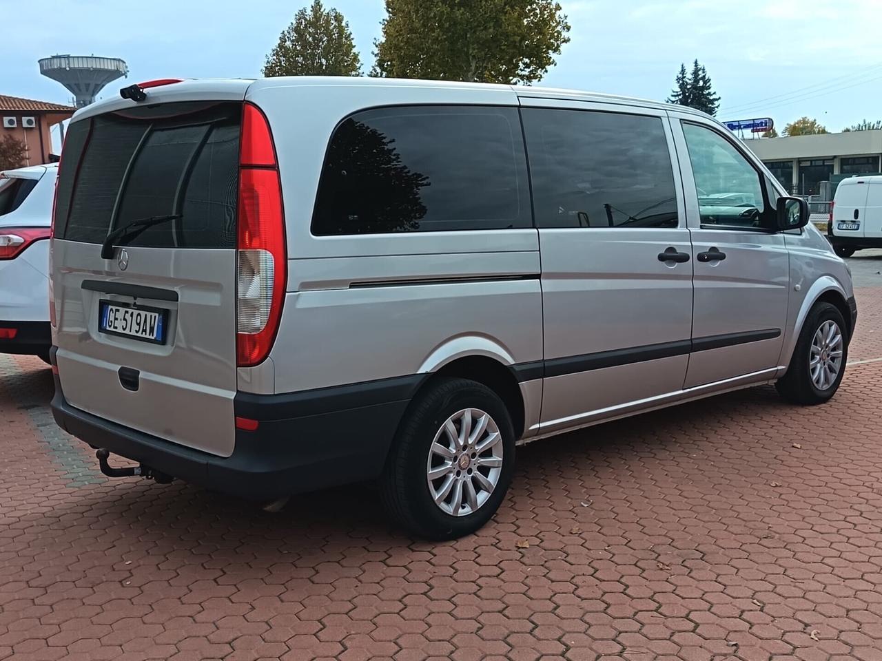 Mercedes Vito 111 cdi compact 8 sedili e gancio traino
