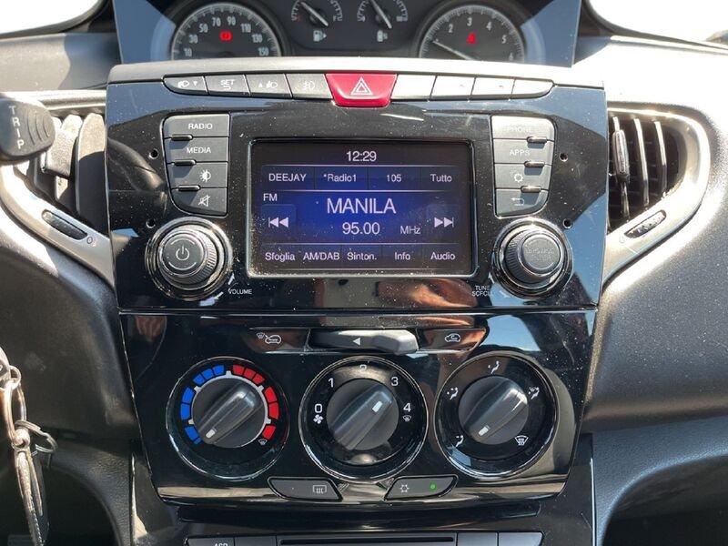 Lancia Ypsilon III 2015 1.0 hybrid Gold s&s 70cv