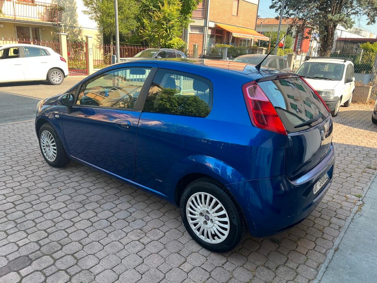 Fiat Grande Punto 1.2 65CV OK NEOPATENTATI