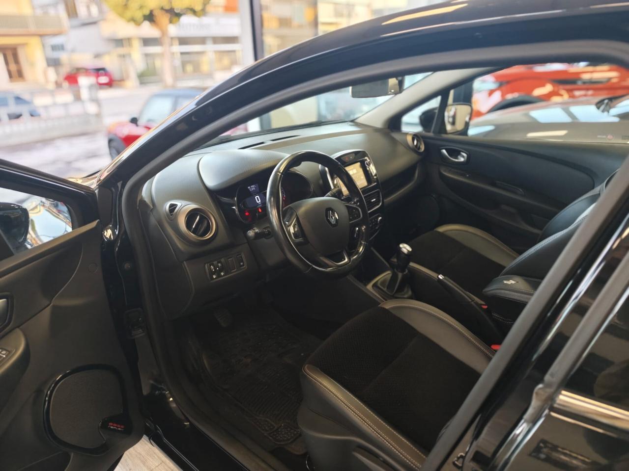 Renault Clio dCi 8V 90 CV EDC Start&Stop 5 porte Energy Duel