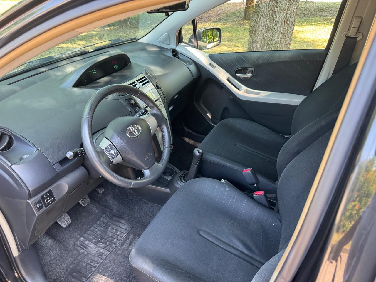 Toyota Yaris 1.3 5 porte Neopatentato