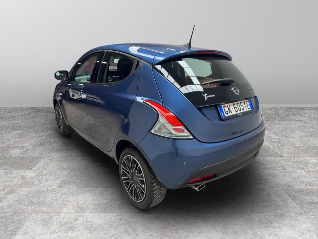 LANCIA Ypsilon III 2021 - Ypsilon 1.0 firefly hybrid Gold s&s 70cv