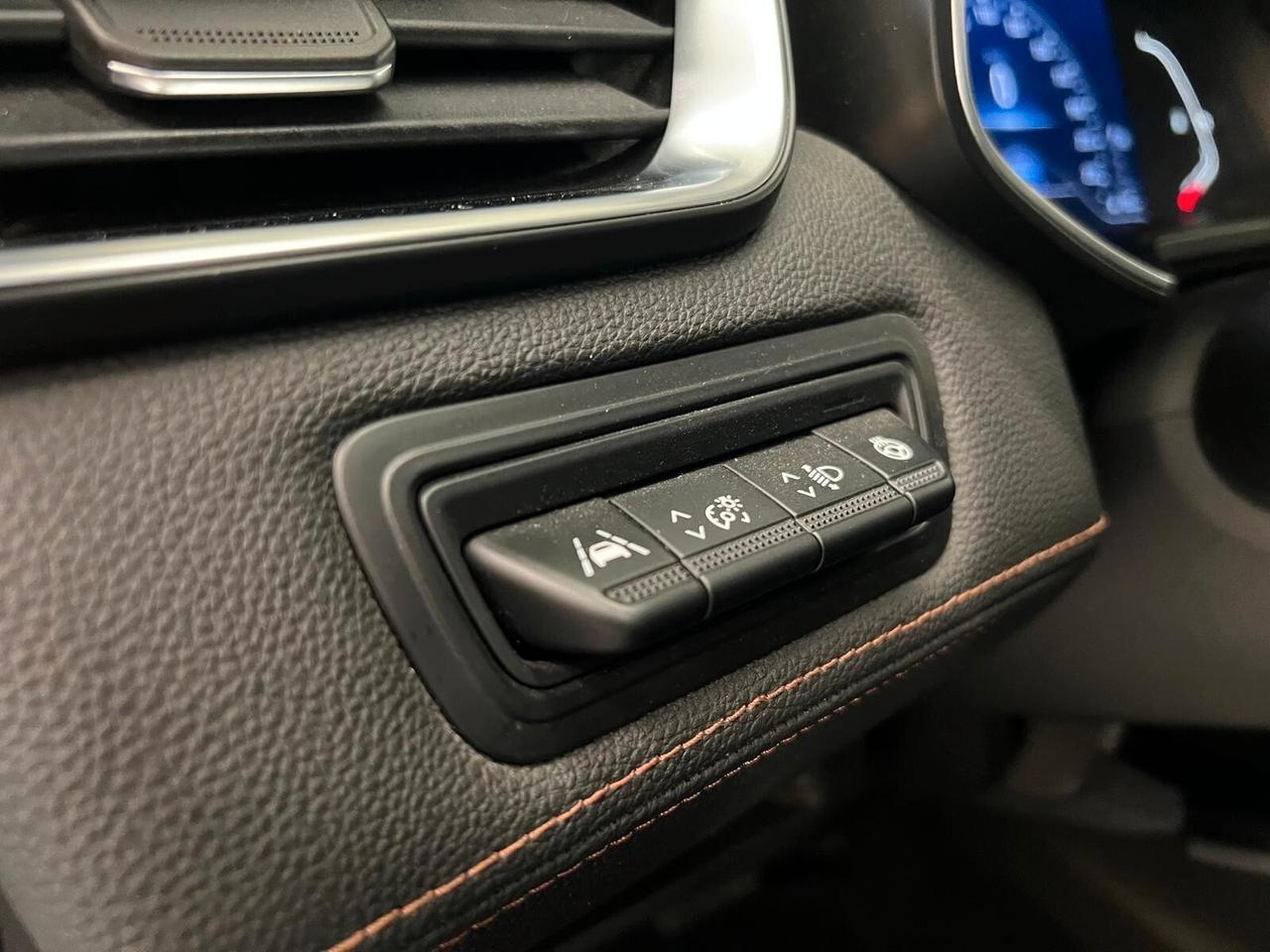 Renault Clio TCe 130 CV EDC FAP 5 porte Initiale Paris Bose sound