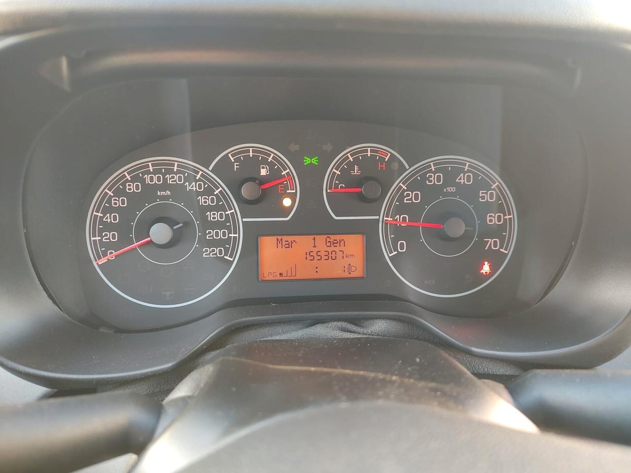 Fiat Punto 1.4 8V GPL EASYPOWER LOUNGE 57kw, OK NEOPATENTATI, GARANZIA L.12 MESI