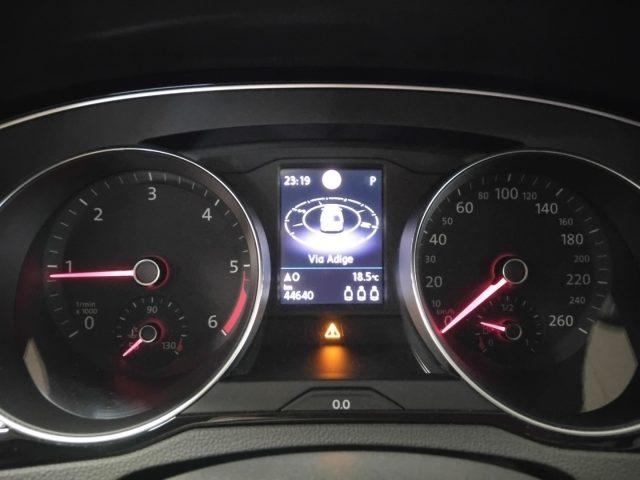 VOLKSWAGEN Passat Variant 2.0 TDI SCR EVO DSG Business