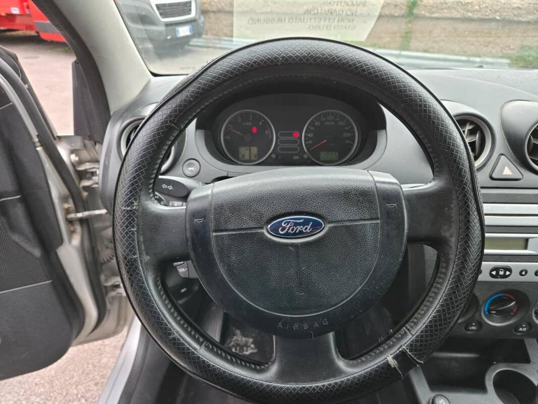 Ford Fiesta 1.4 tdci Ghia 5p