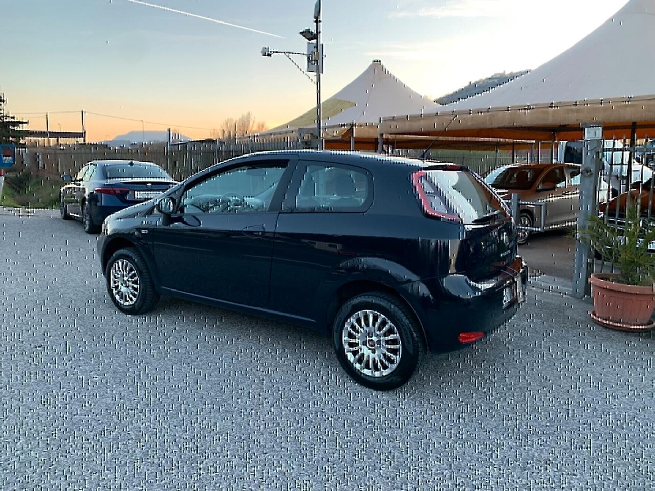 Fiat Punto 1.4 8V Natural Power Young