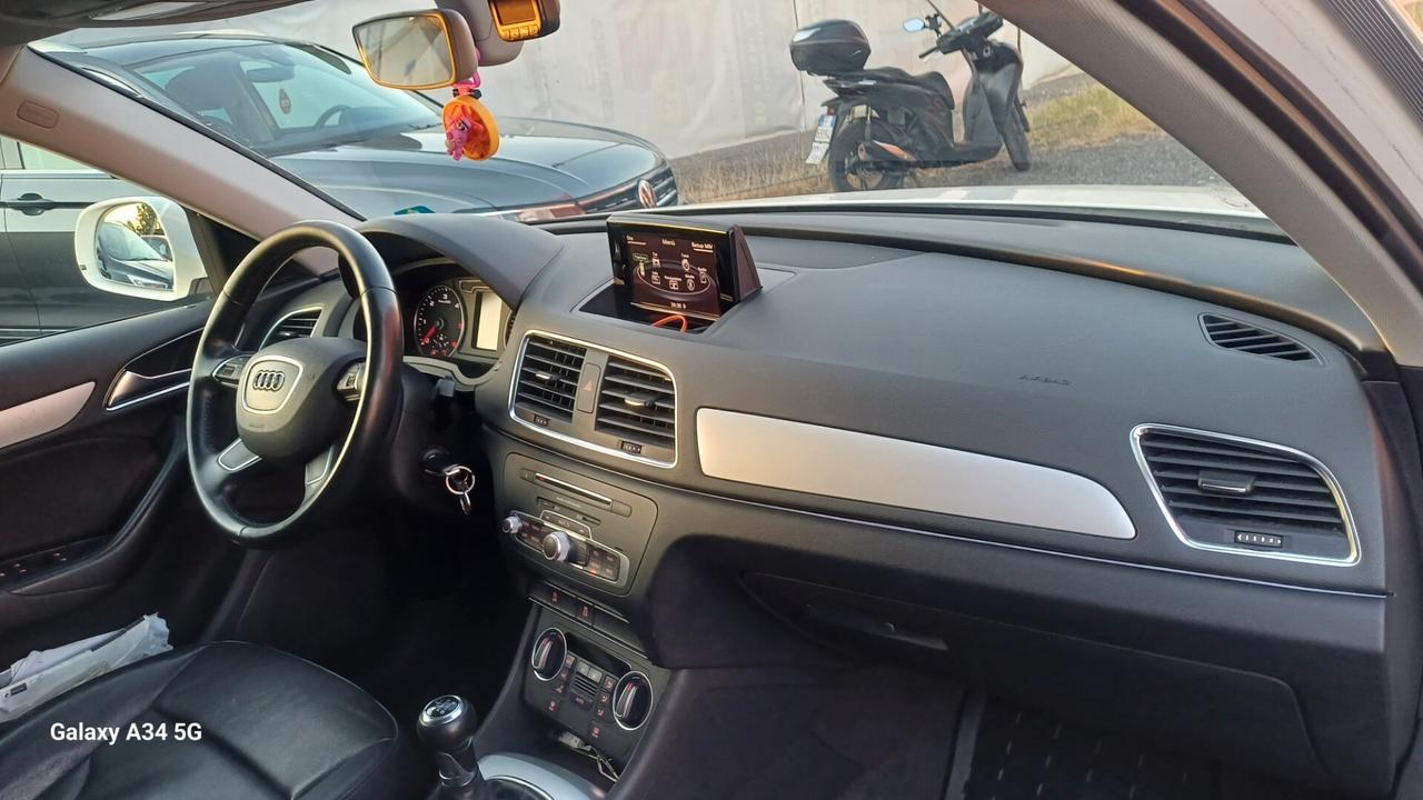 Audi Q3 2.0 TDI 150 CV S Line Esterno