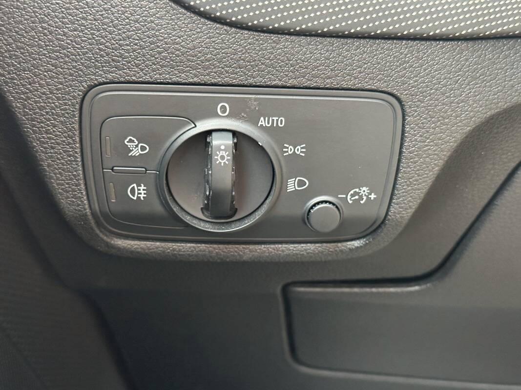 Audi Q2 30 2.0 tdi S-LINE VIRTUAL COCKPIT E CARPLAY