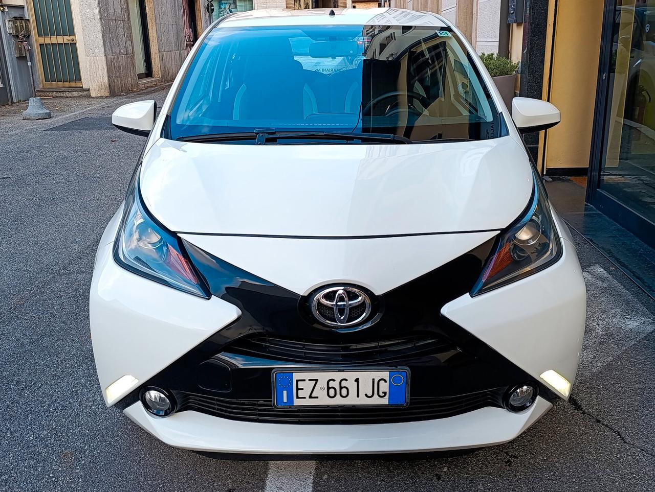 Toyota Aygo 1.0 VVT-i 69 CV 5 porte Navi Telecamera FULL
