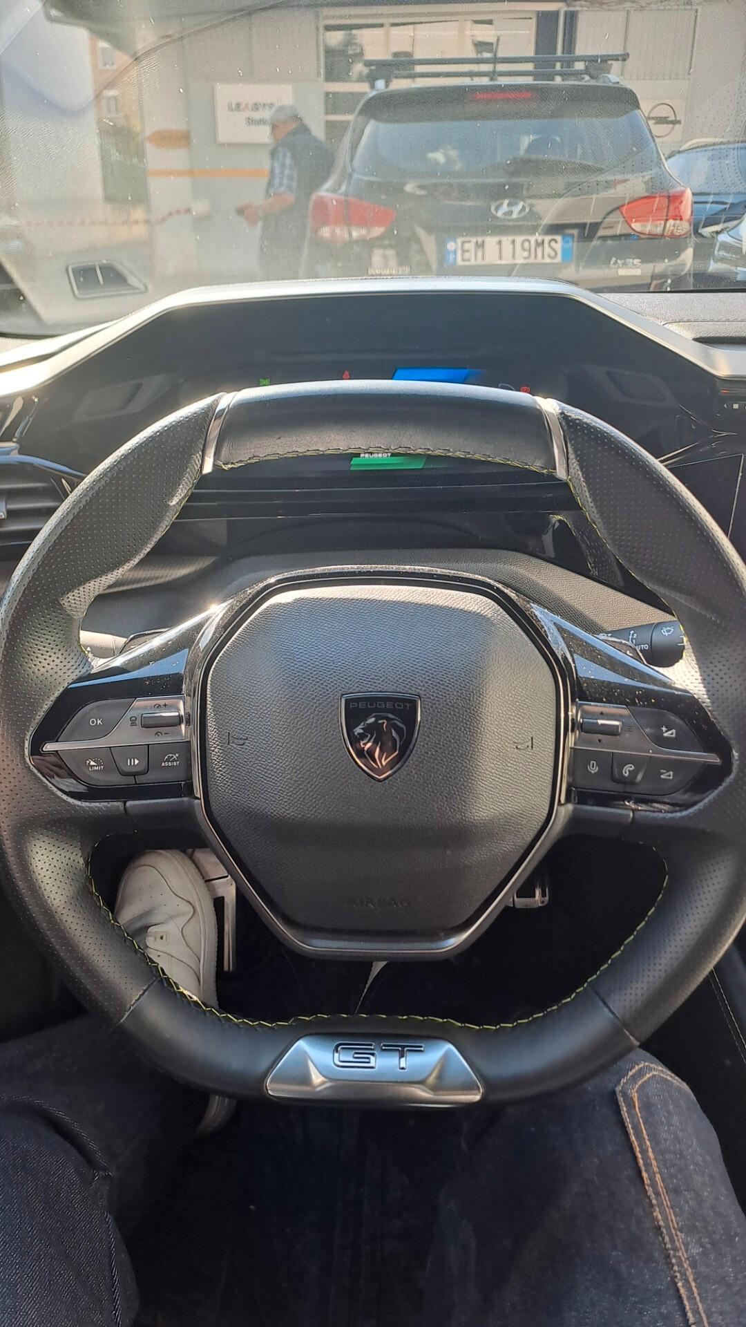 Peugeot 408 1.6 Plug-in Hybrid 225 e-EAT8 GT