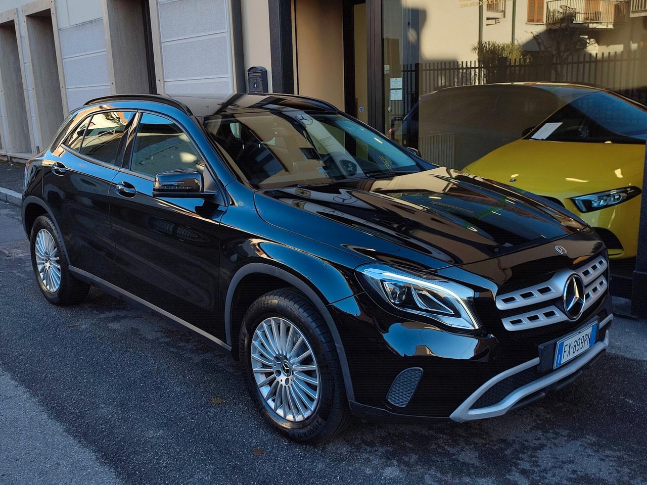 Mercedes-benz GLA 180 Night Edition Navi/Led/telecamera/portellone elettr.