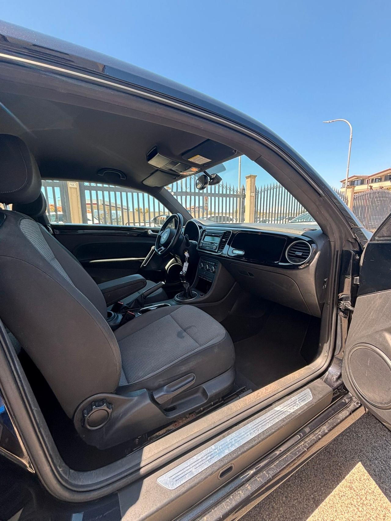 Volkswagen Maggiolino 1.6 TDI Design ANNO 2012
