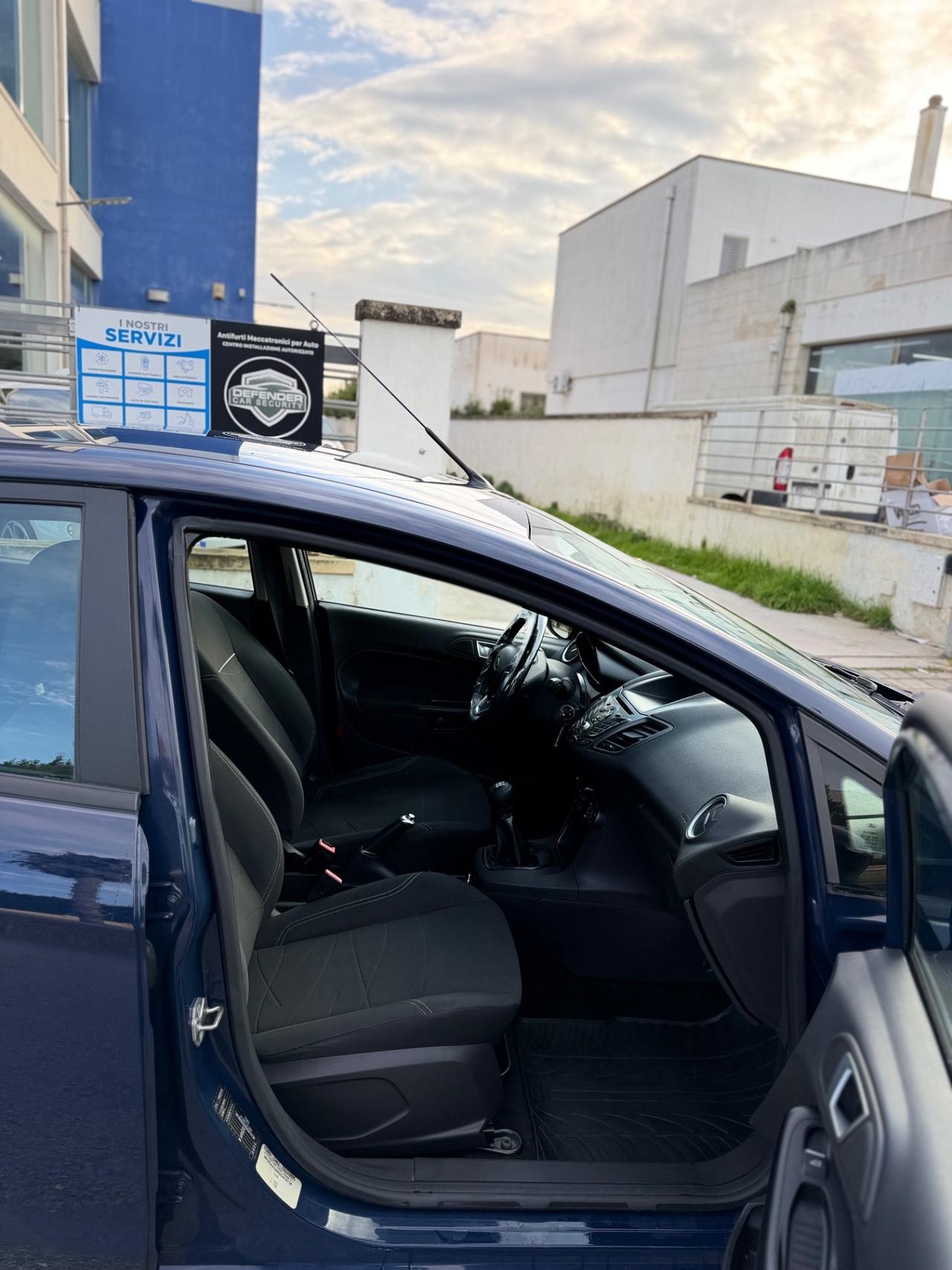 Ford Fiesta 1.4 5 porte Bz.- GPL Black & White Edition