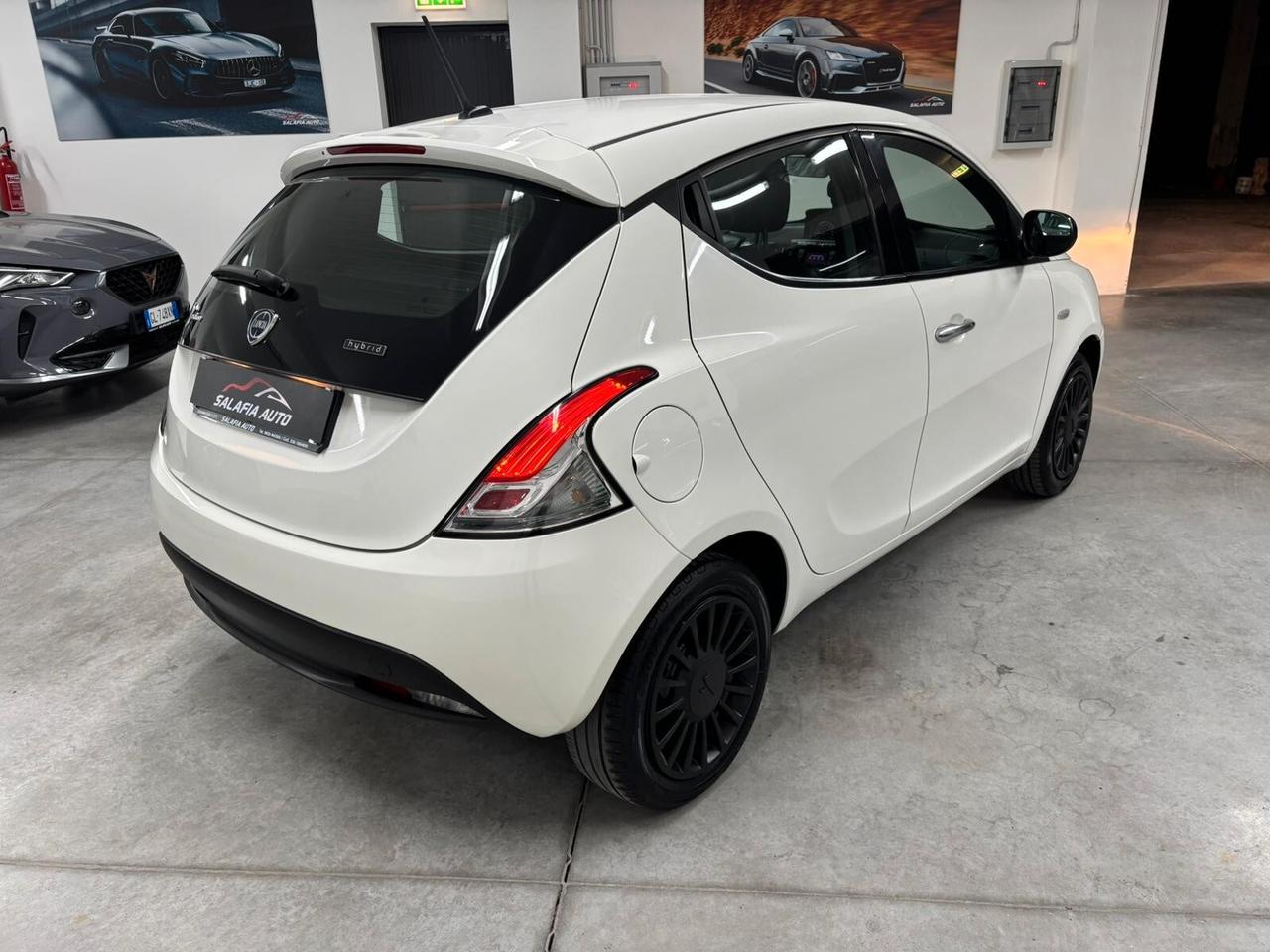 Lancia Ypsilon 1.0 FireFly 5 porte S&S Hybrid Silver Plus