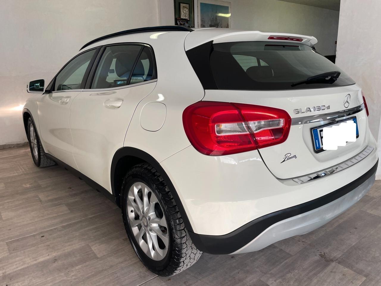 Mercedes-benz GLA 180d 1.5 110 CV d Premium FULL OPTIONAL Distribuzione tagliando