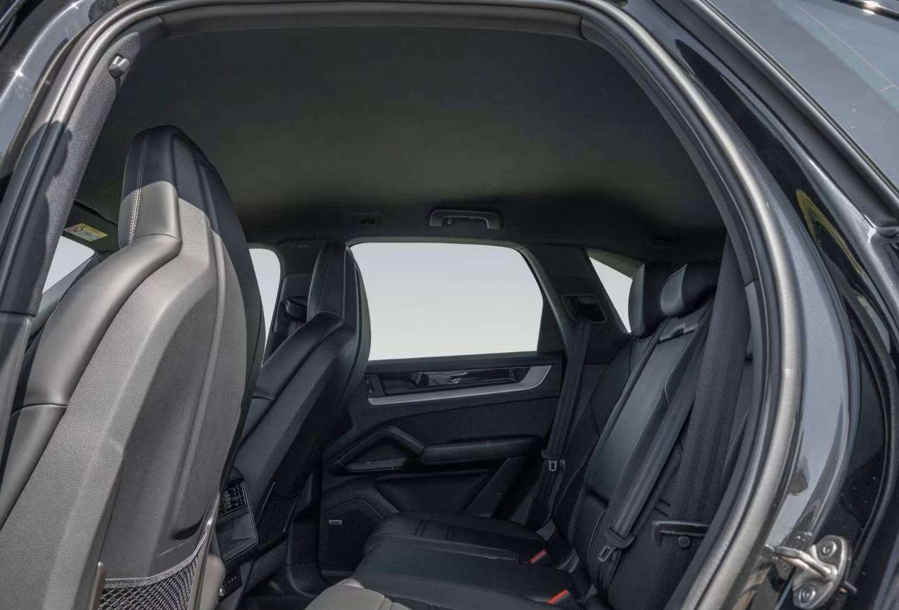 Porsche Cayenne 3.0 e-hybrid tiptronic