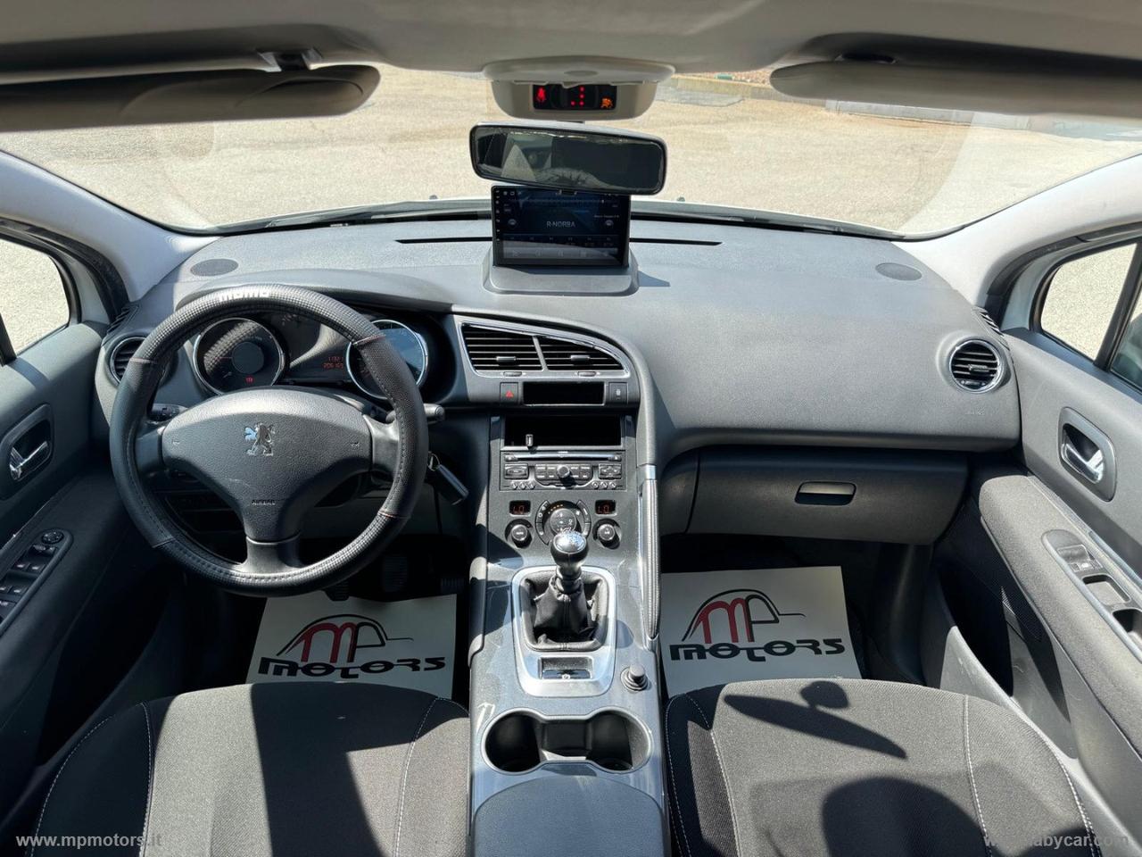 PEUGEOT 3008 BUSINESS 1.6 HDi 110CV