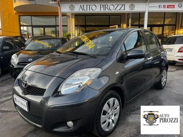 TOYOTA YARIS 1.3 Benz Cambio automatico 2011