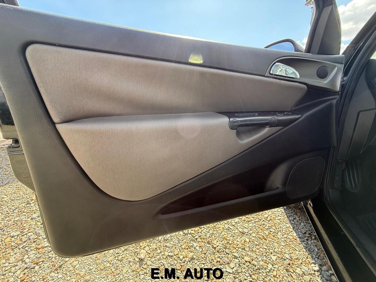 Lancia Ypsilon 1.2 16V Platino