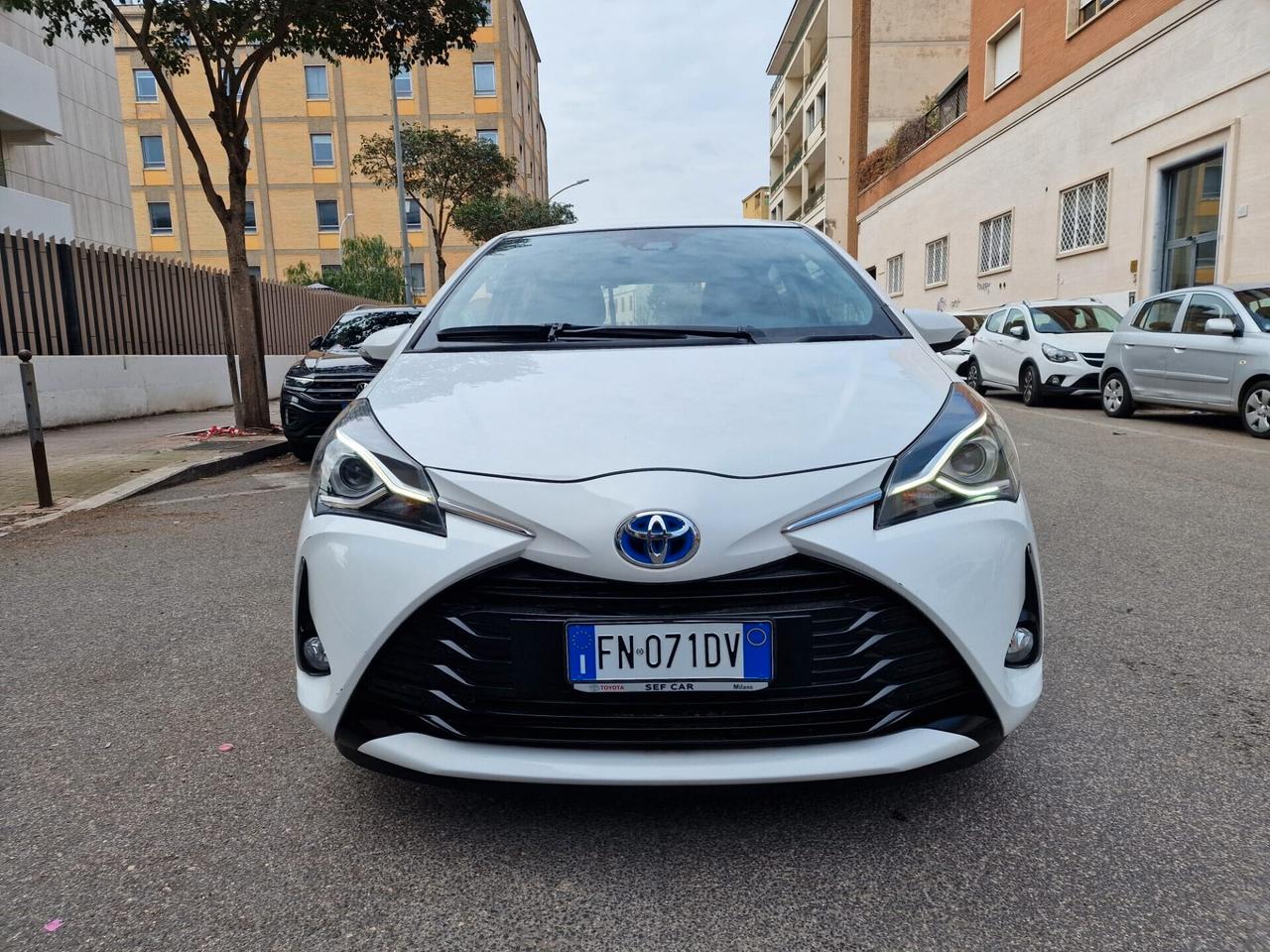 Toyota Yaris 1.5 Hybrid 5 porte 32.000 KM ADATTA A NEOPATENTATI