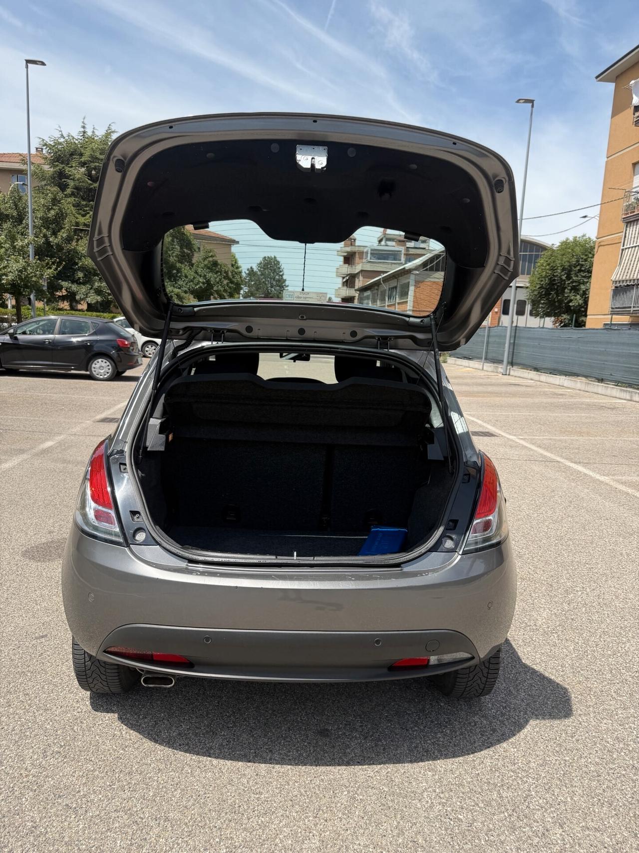Lancia Ypsilon 1.2 Gpl - NEOP. - 12 MESI DI GARANZIA -