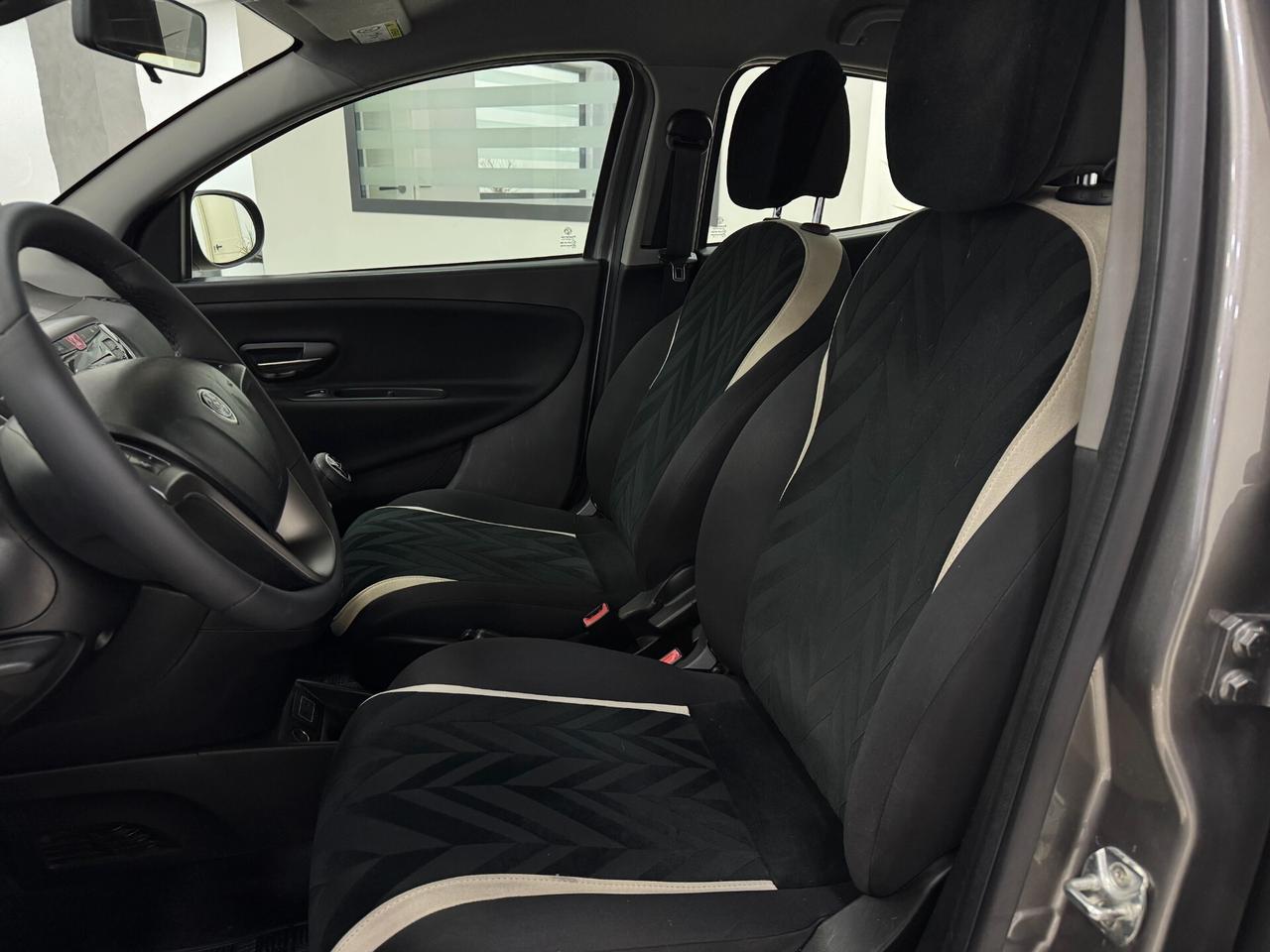 Lancia Ypsilon 1.2 69 CV 5 porte GPL Gold