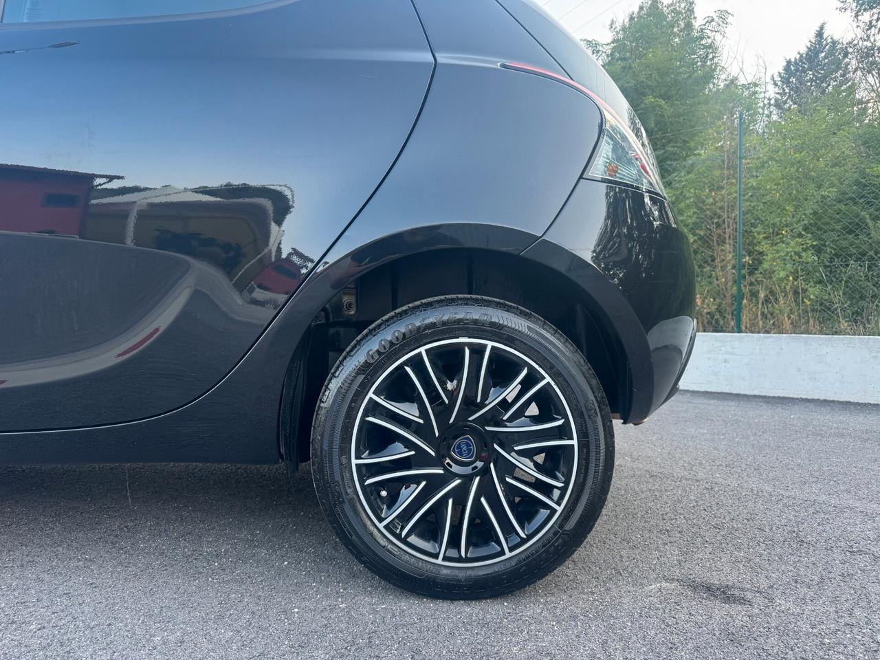 Lancia Ypsilon 1.0 FireFly 5 porte S&S Hybrid