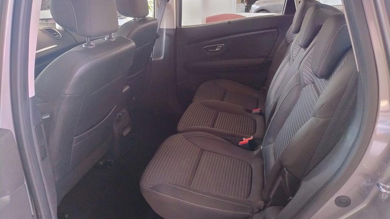 Renault Grand Scenic Blue dCi 120 CV Sport Edition2