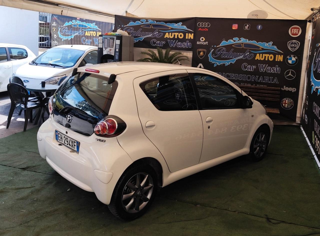 Toyota Aygo 1.0 12V VVT-i 5 porte Now Connect