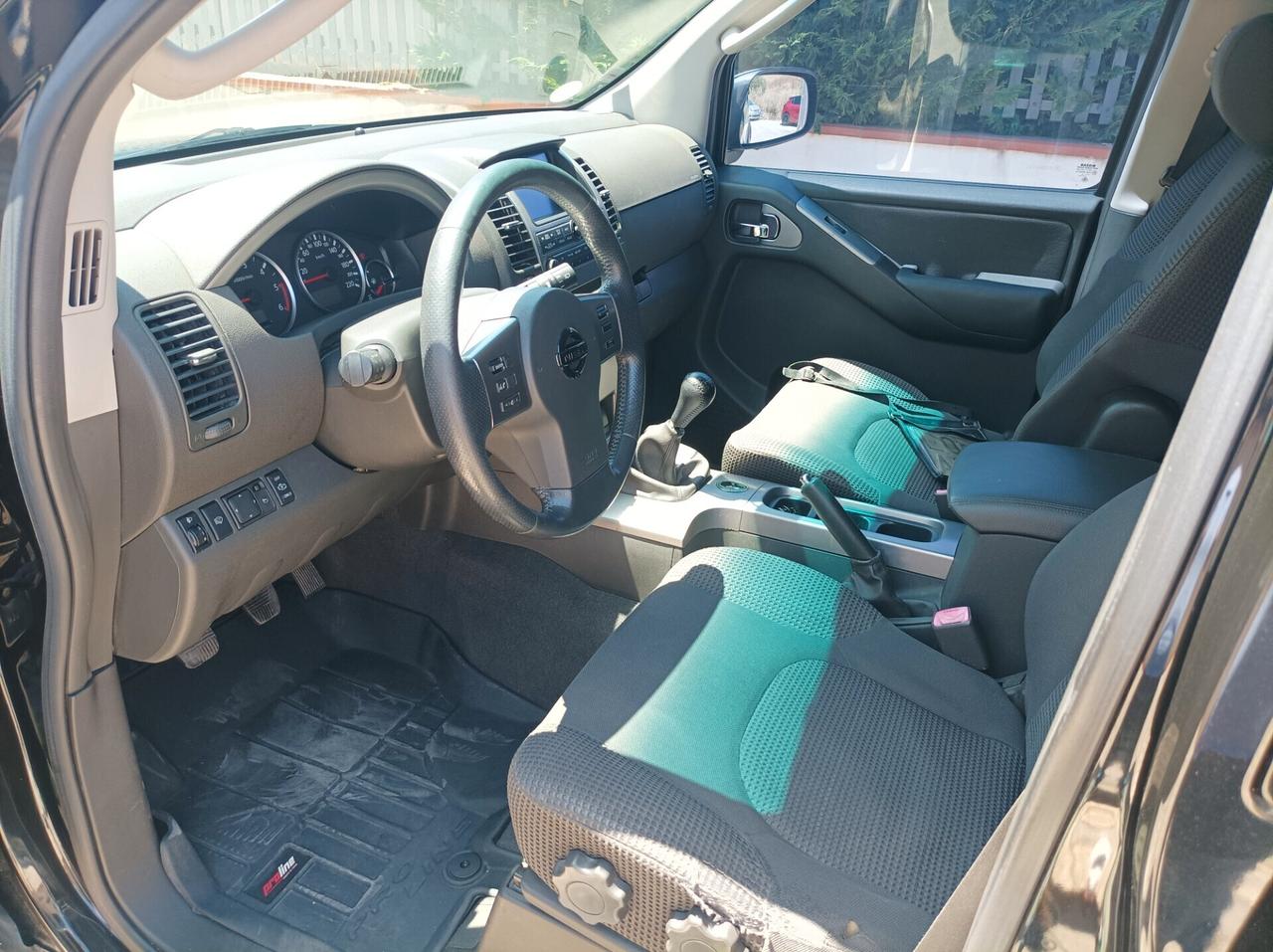 Nissan Pathfinder 2.5 dCi LE