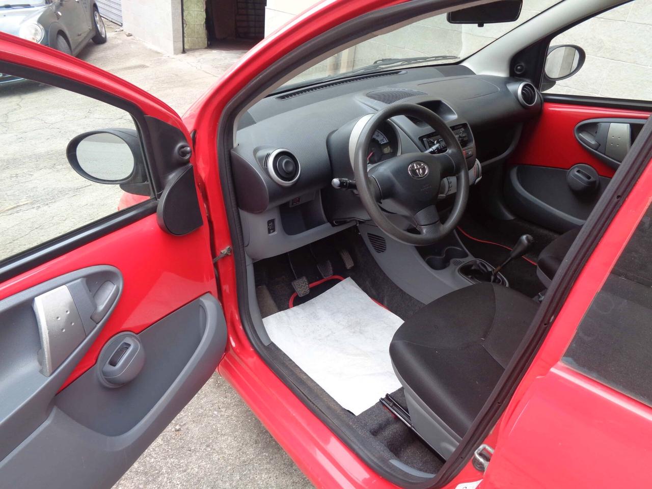 Toyota Aygo 1.0 68CV 5 porte (Finanziabile)