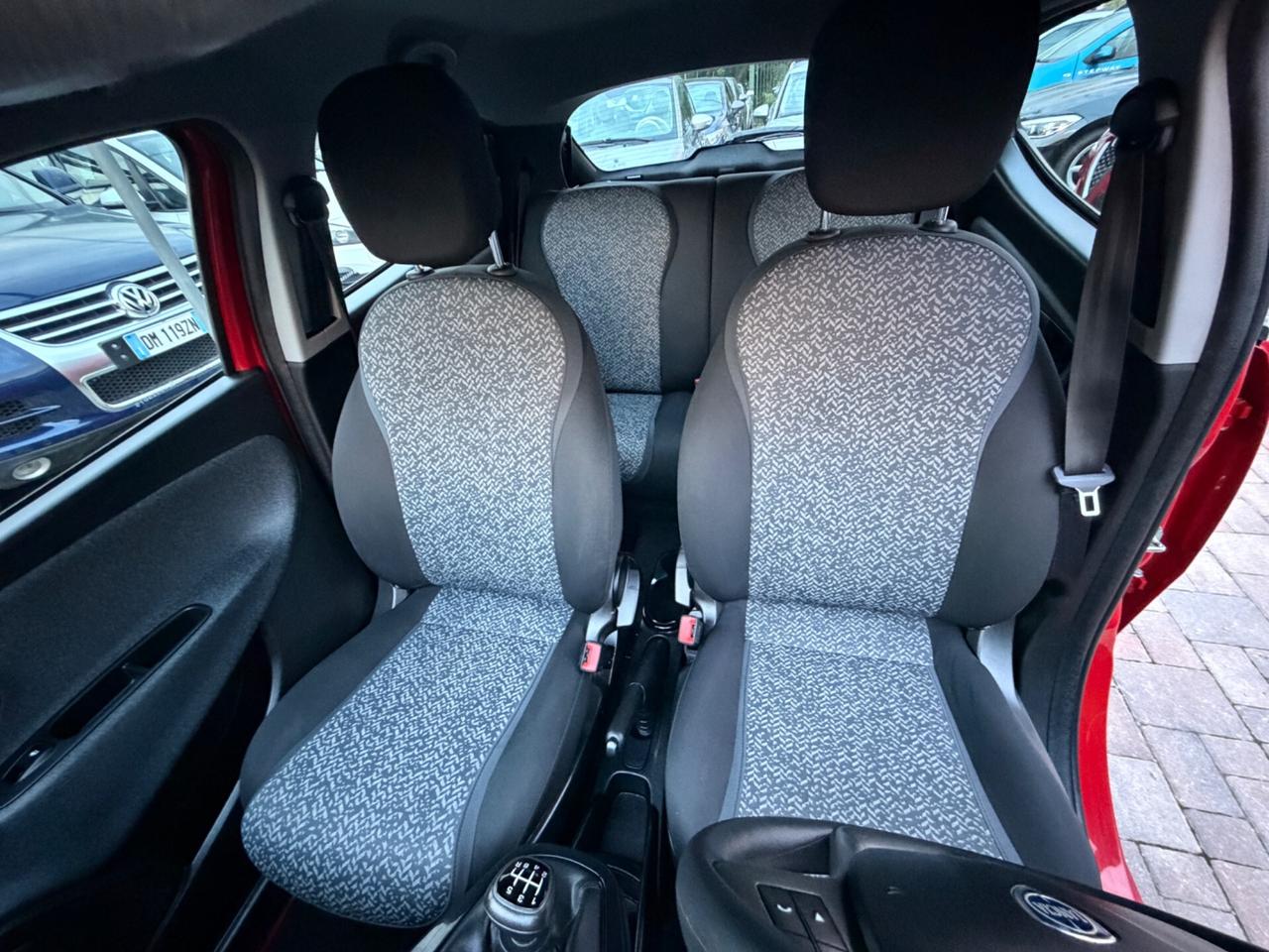 Lancia Ypsilon 1.0 Fire Hybrid Benzina