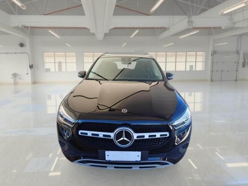 MERCEDES-BENZ GLA 180 d Automatic Business Extra
