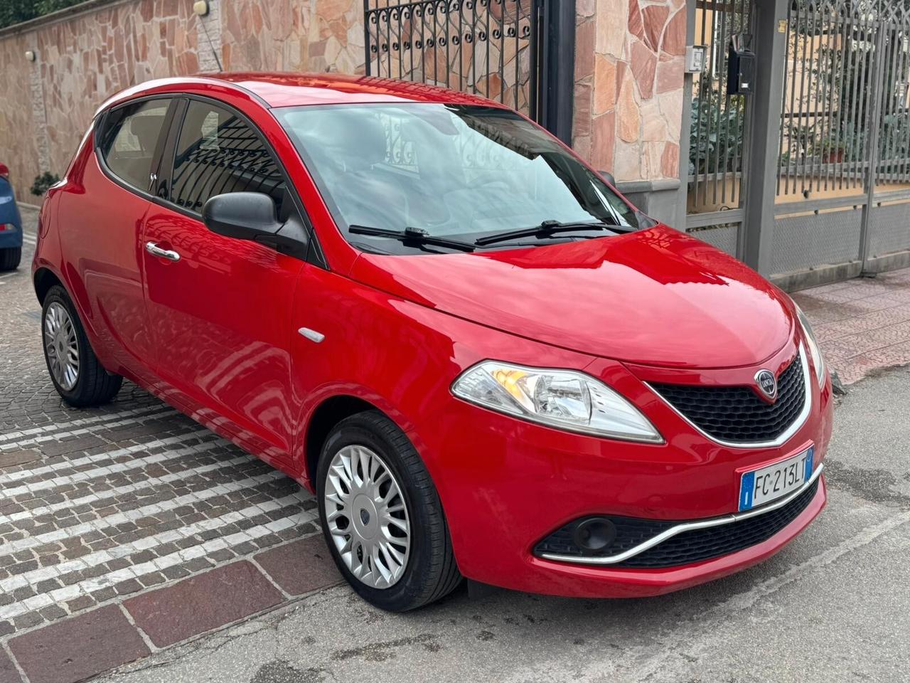 Lancia Ypsilon 1.2 69 CV 5 porte Platinum
