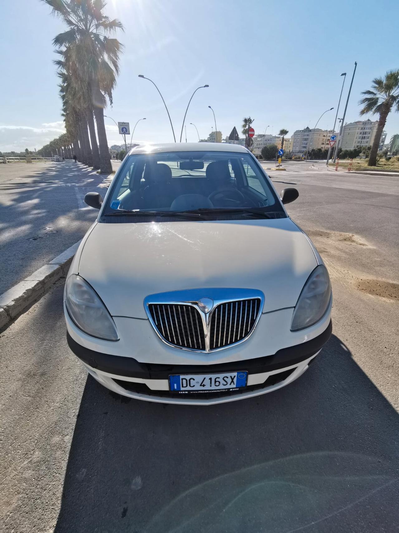 Lancia Ypsilon 1.2 Argento NEOPATENTATI