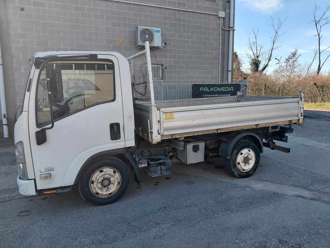 Isuzu NLR 85A 3.0 ribaltabile trilaterale