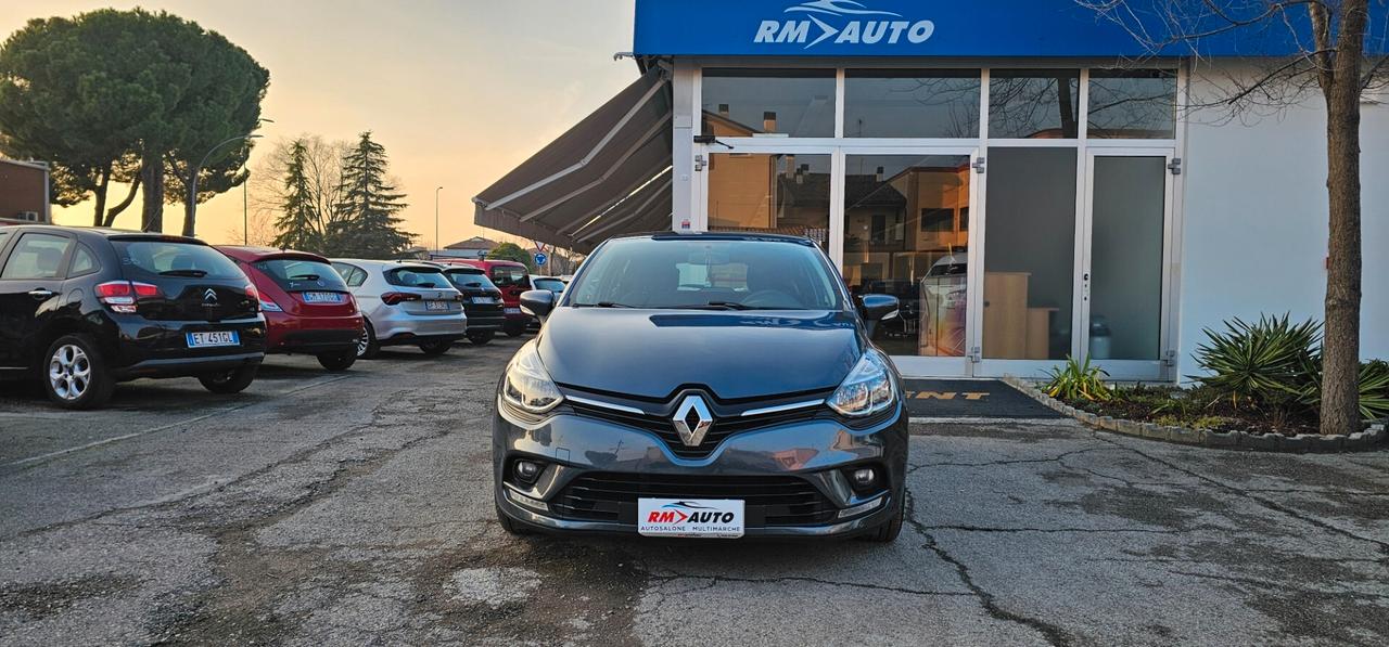 Renault Clio dCi 90 CV Moschino Intens